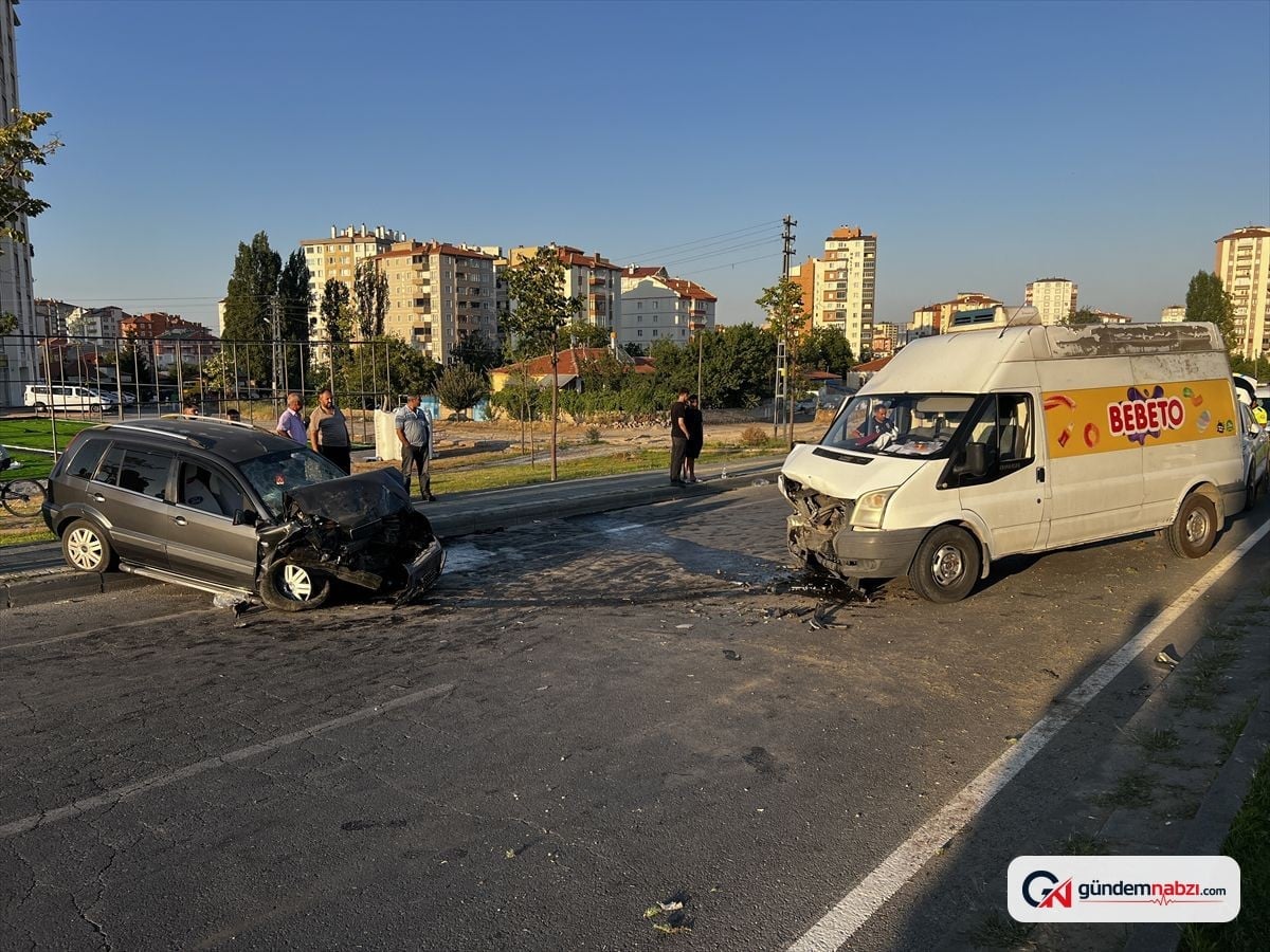 Kayseri'de trafik kazası: 2 kişi yaralandı