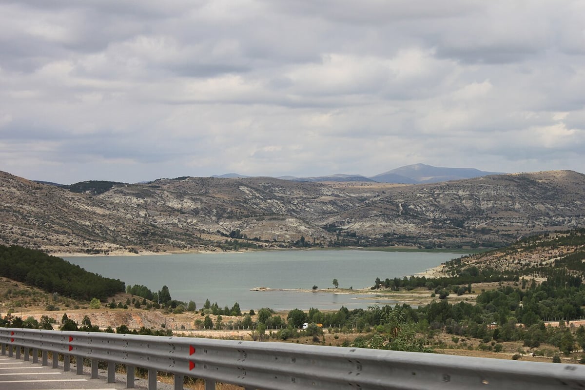 Konya'da teknesini kurtarmak isteyen kişi barajda boğuldu