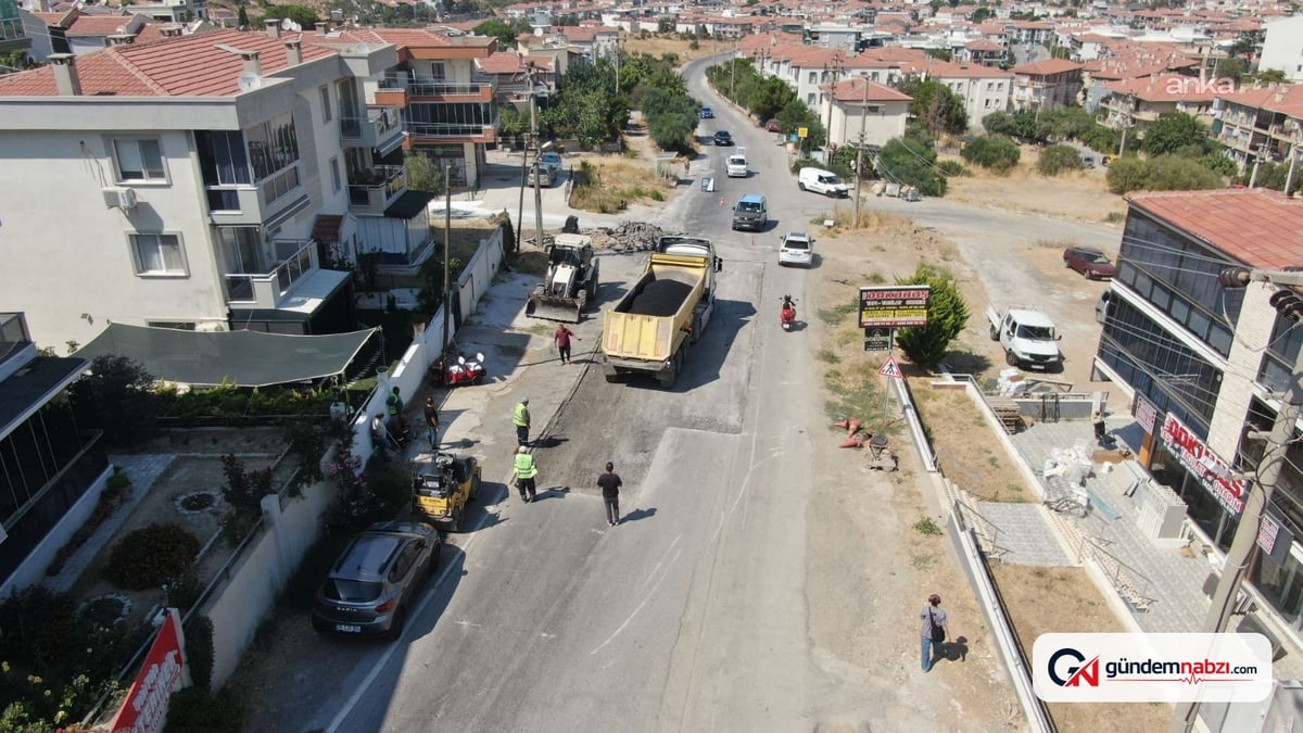 Foça'da asfalt seferberliği ile yollar yenileniyor