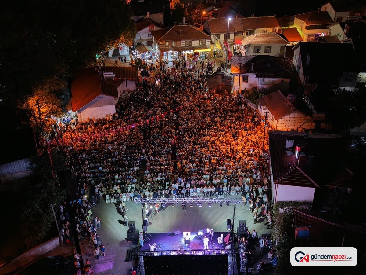 Antalya'da 55. Ayran Festivali'nde Safiye Soyman ve Faik Öztürk sahne aldı