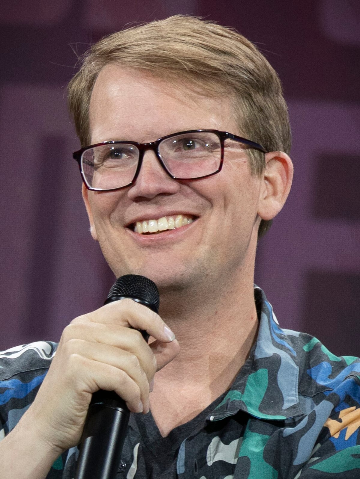 Hank Green, yapay zeka kullanımını sağlıksız buldu