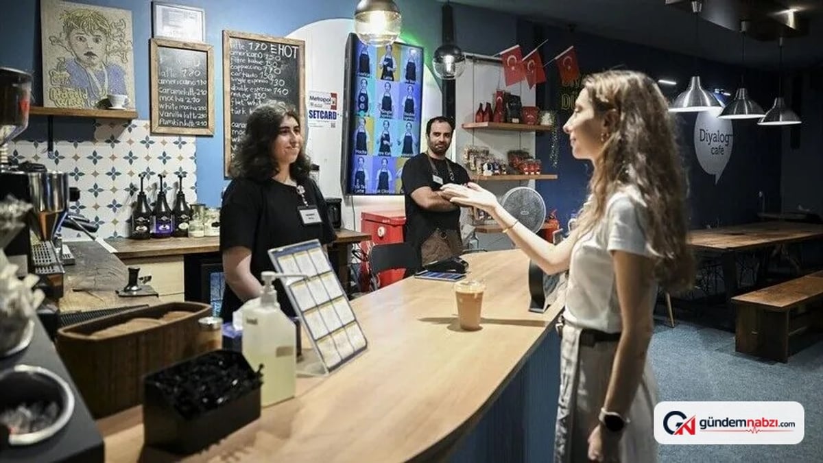 İstanbul'da işaret diliyle kahve siparişi alınan kafe ilgi görüyor