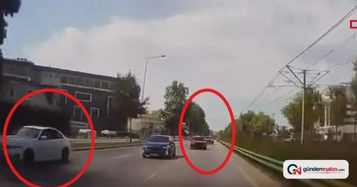 Bursa'da otoyolda makas atan otomobiller çarpıştı