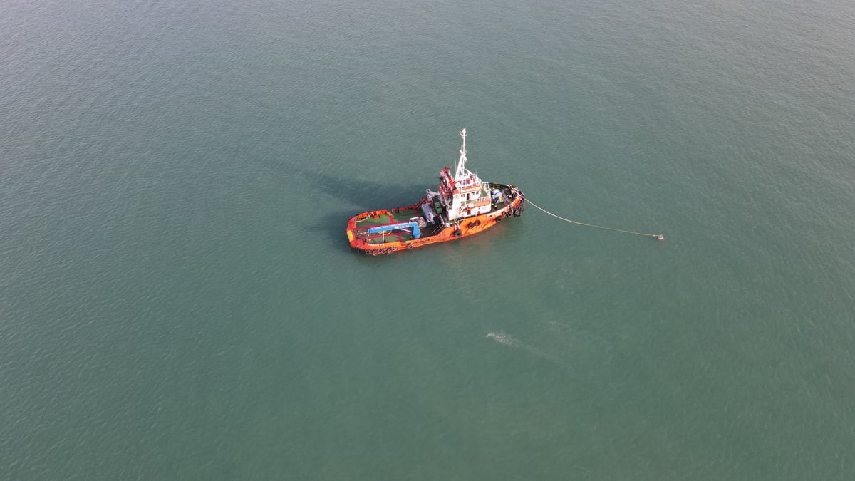 Balıkesir açıklarında sürüklenen tekne kurtarıldı