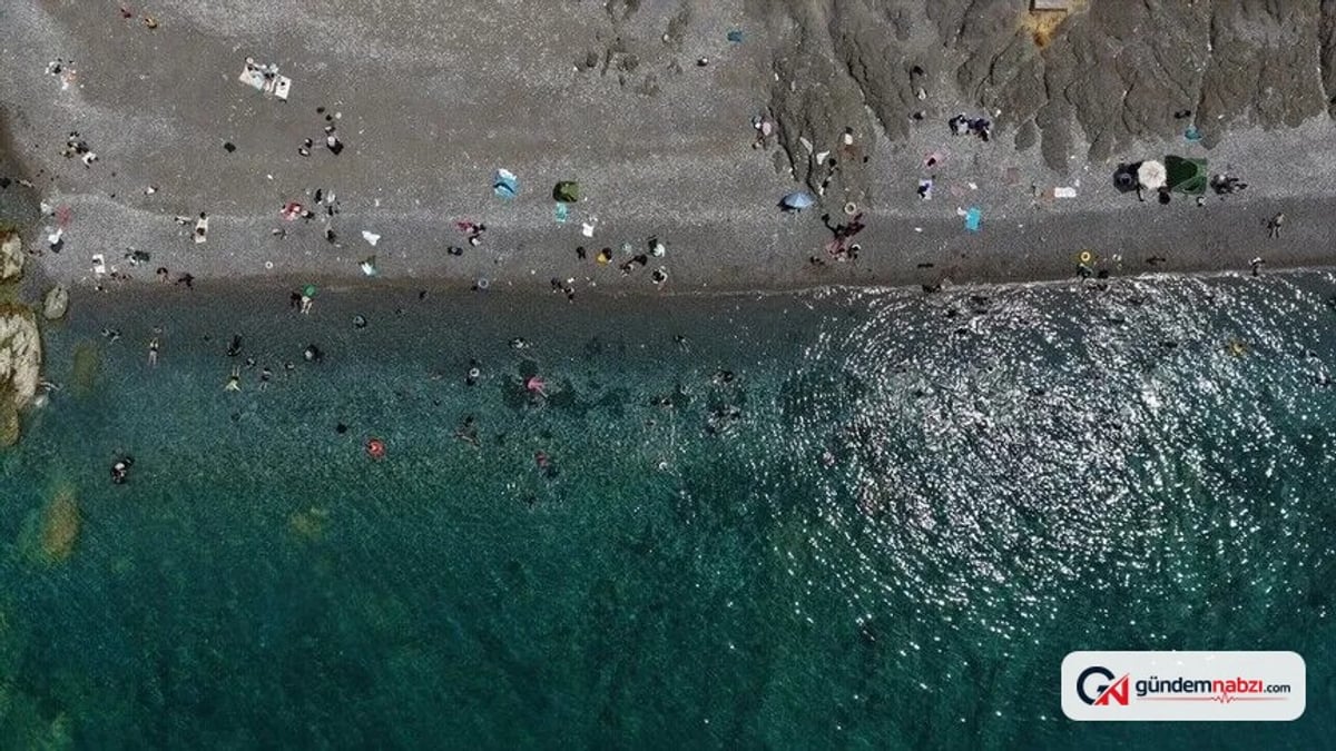 Mollakasım Halk Plajı yaz aylarında ilgi görüyor