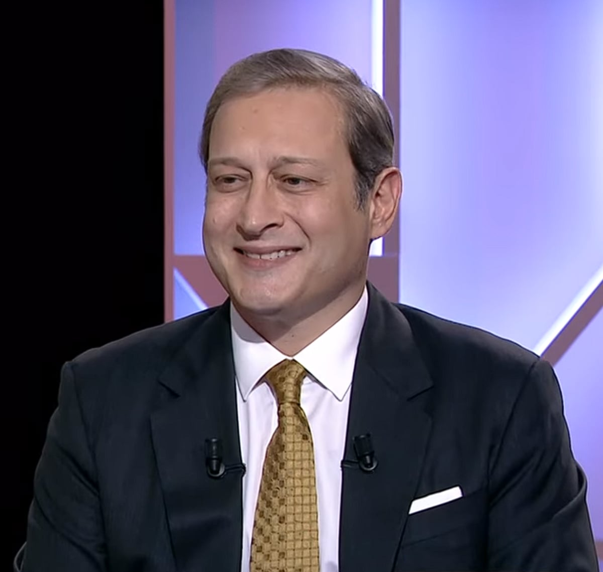 Burak Elmas, oyuncu Tuğçe Koçak ile ilişki yaşıyor