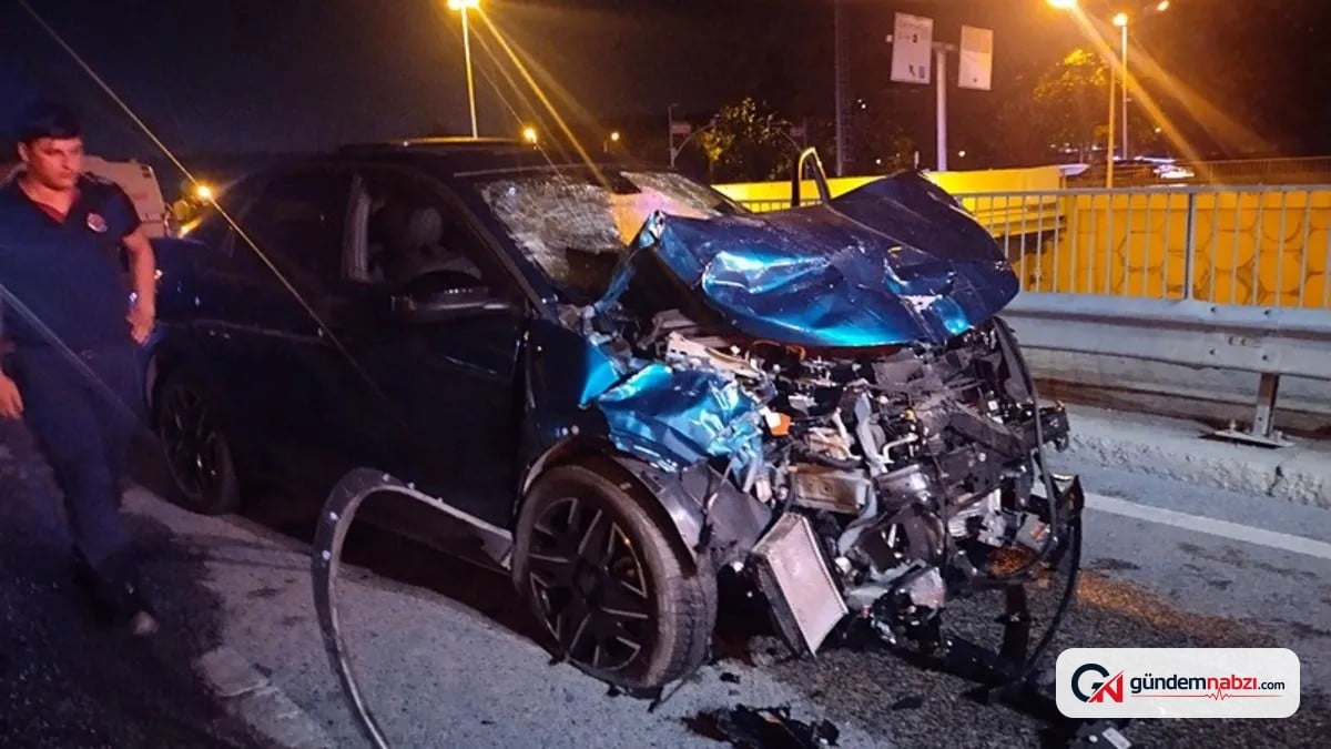 İstanbul Ümraniye'de iki araç çarpıştı: 4'ü ağır 6 yaralı