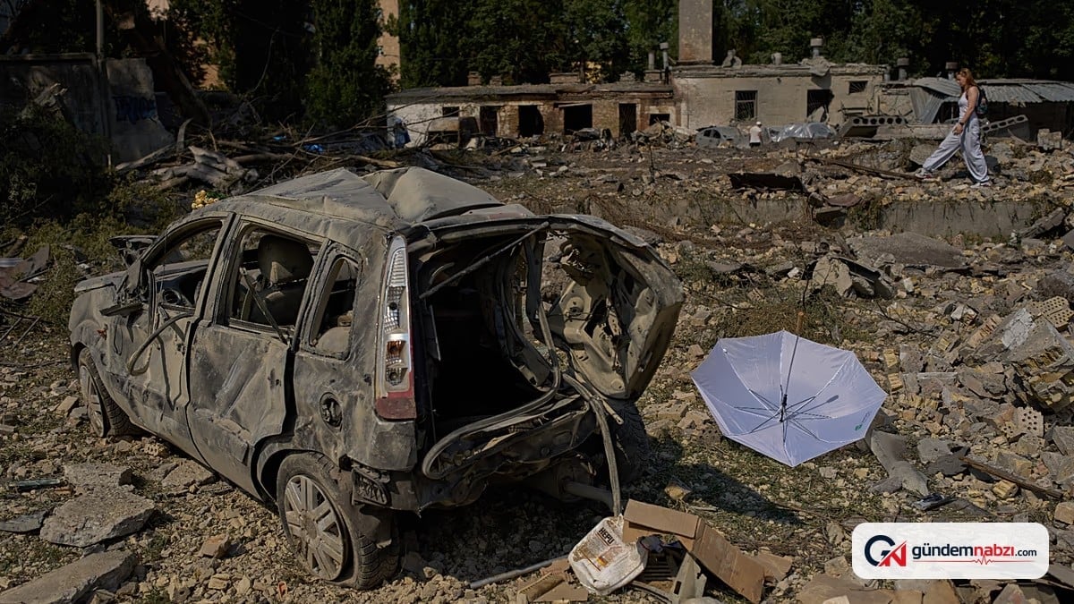 Ukrayna'nın başkenti Kiev'de halk Rus bombardımanına karşı sığınaklara sığınıyor