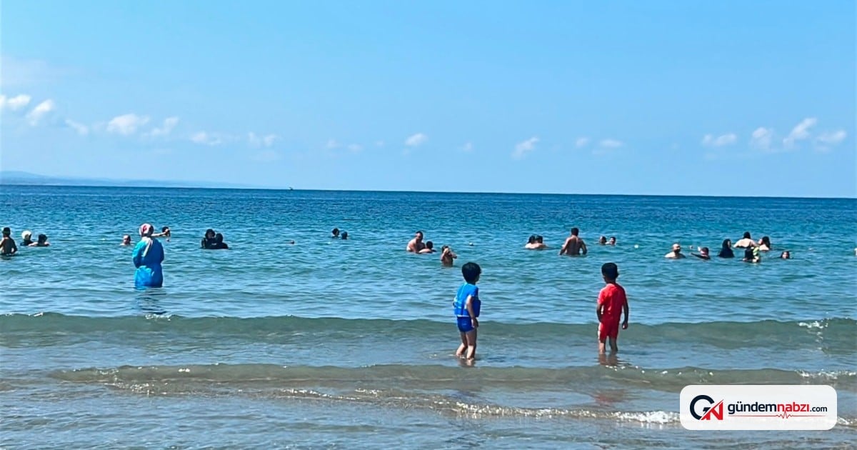 Kocaeli Kandıra'da deniz yasağı kalktı, plajlar doldu