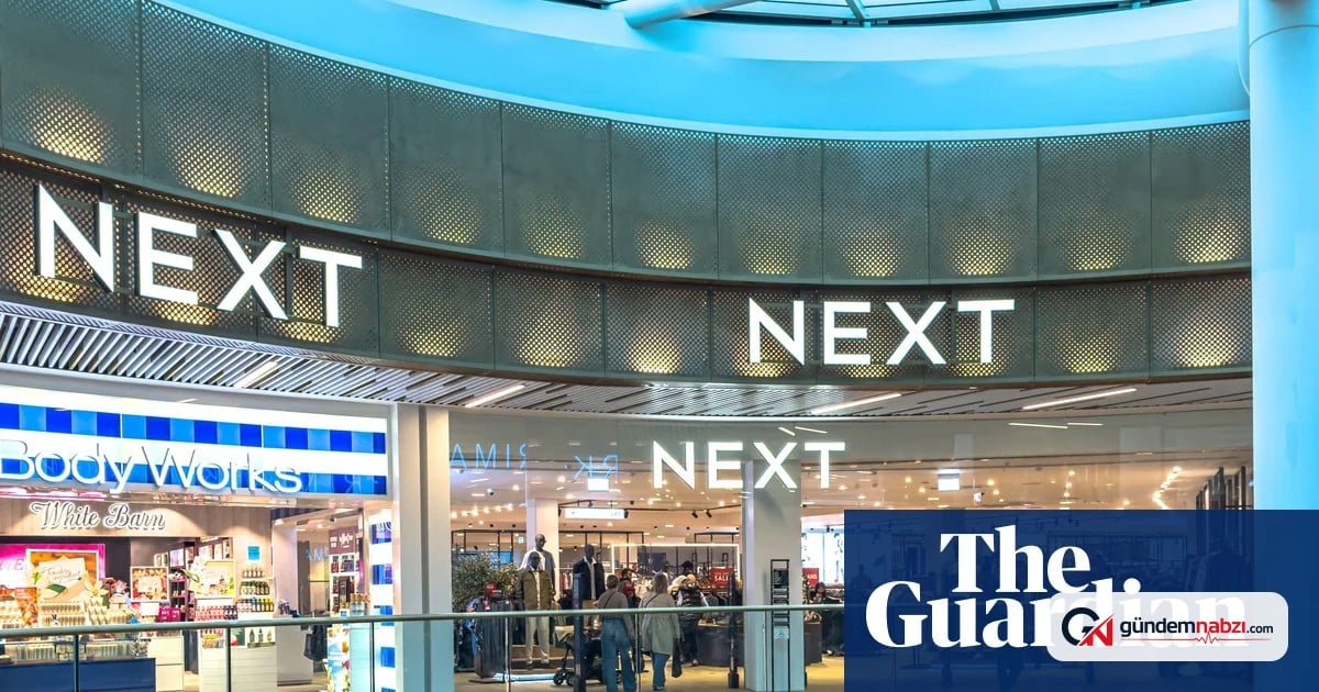 Next, yaz sezonu harcamalarından faydalandı