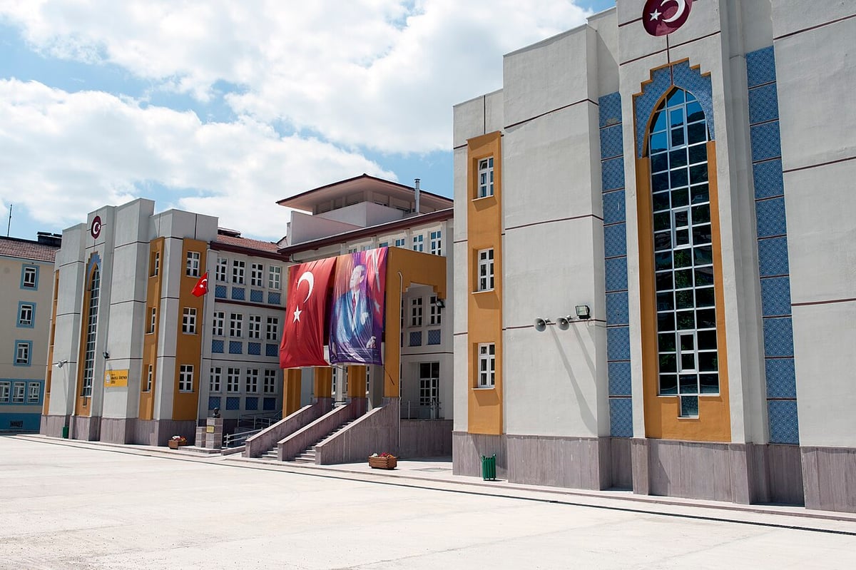 Amasya'da mobbing şikayeti yapan öğretmenlere sürgün iddiası