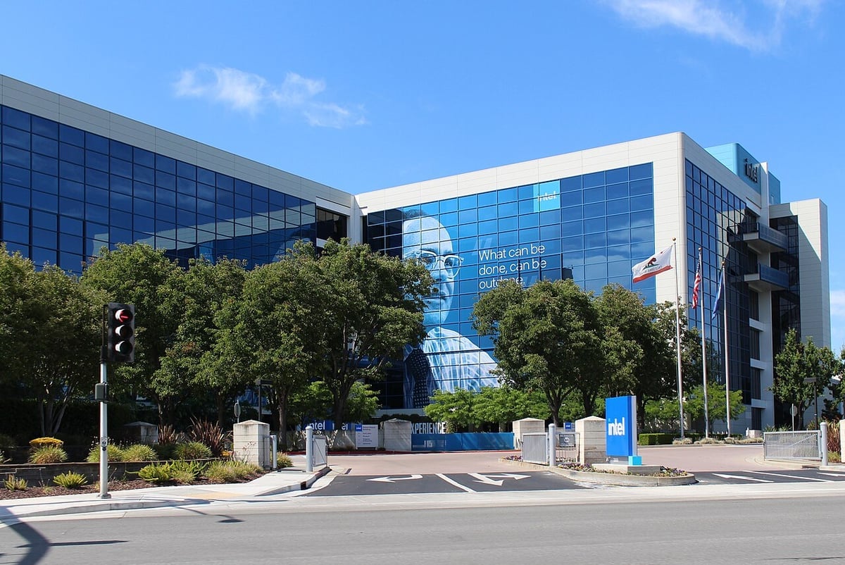 Intel'den 15 milyar dolarlık hisse arzı hamlesi