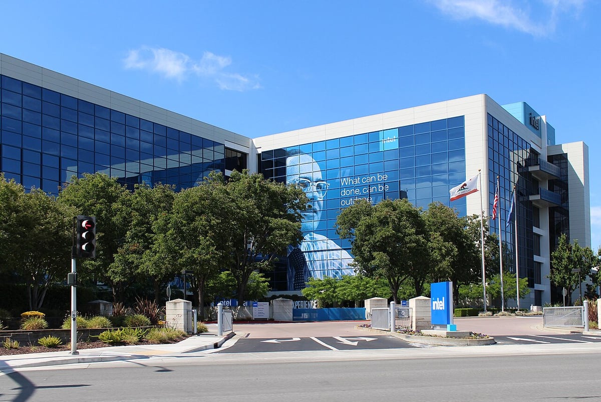 Intel'den 15 milyar dolarlık hisse arzı hamlesi