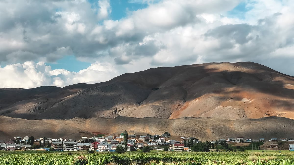 Sivas'ta GSM çekmeyen köyde iletişim telsizle sağlanıyor