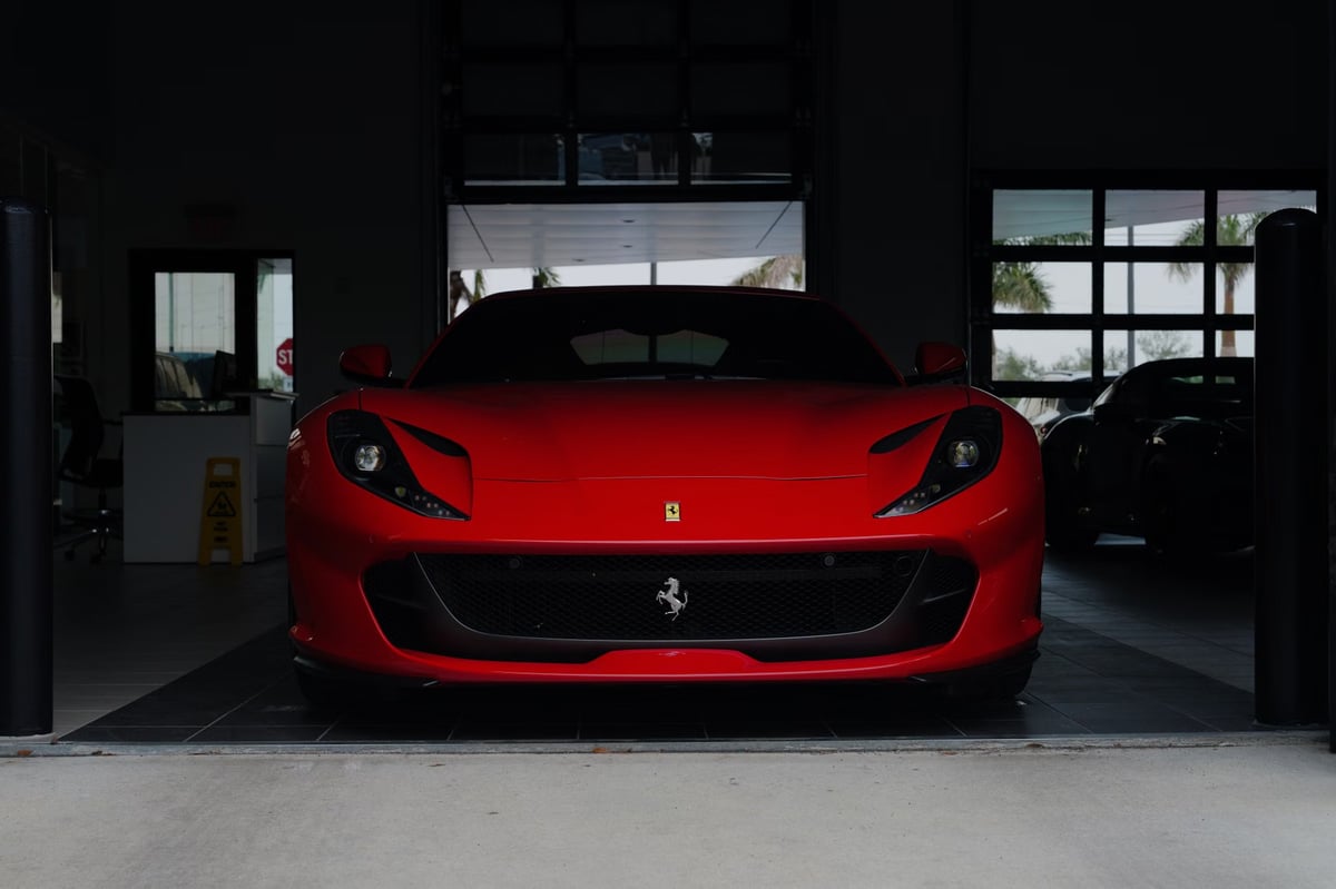 Ferrari 2027 stokları tükendi, yeni siparişler 2028'e kalacak