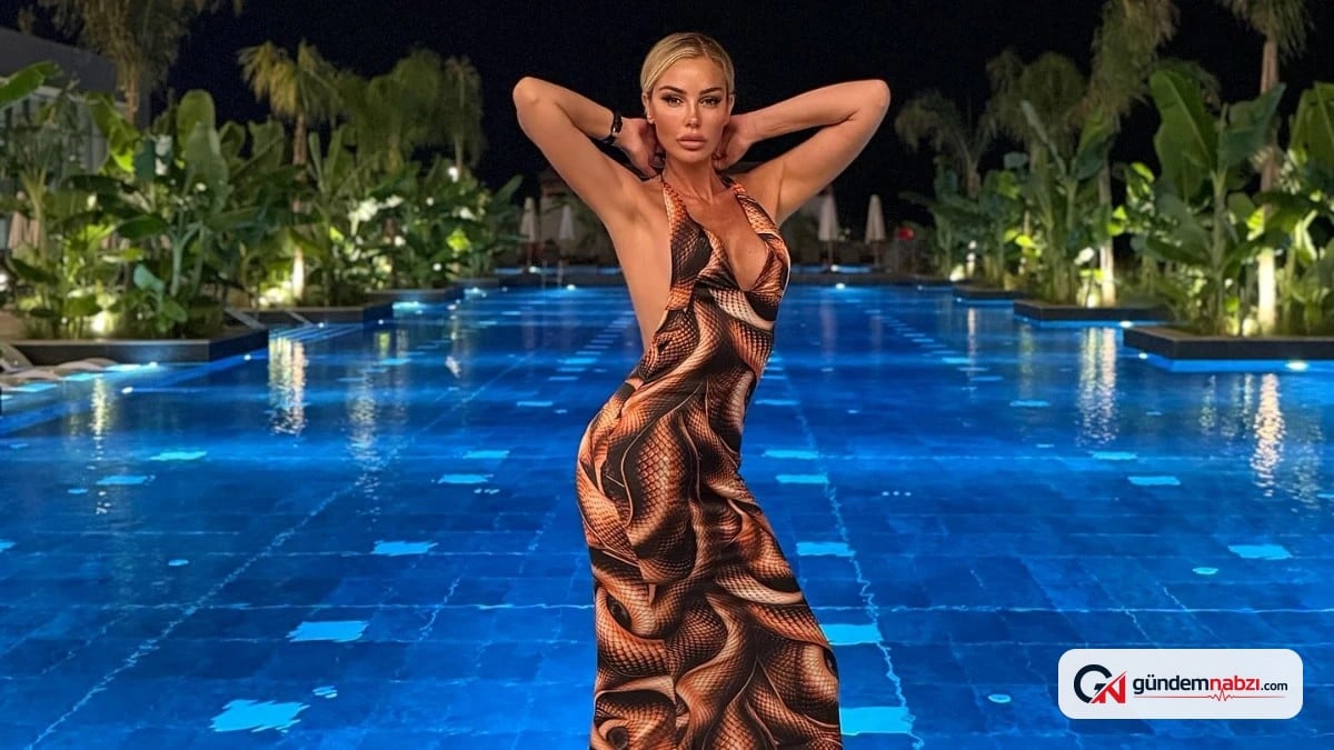 Petek Dinçöz bikinili pozlarını paylaştı