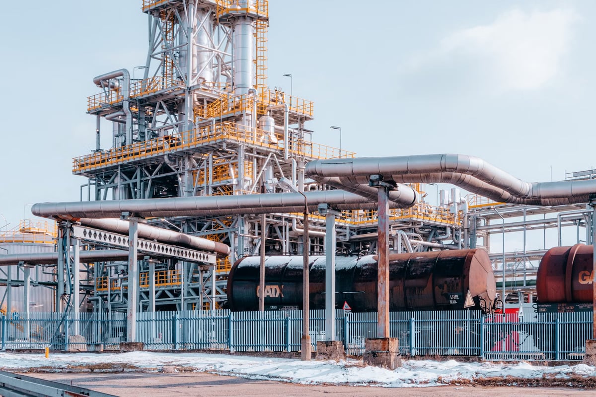 Avrupa gaz piyasasında savaş primi düşerken depolama açığı riski devam ediyor