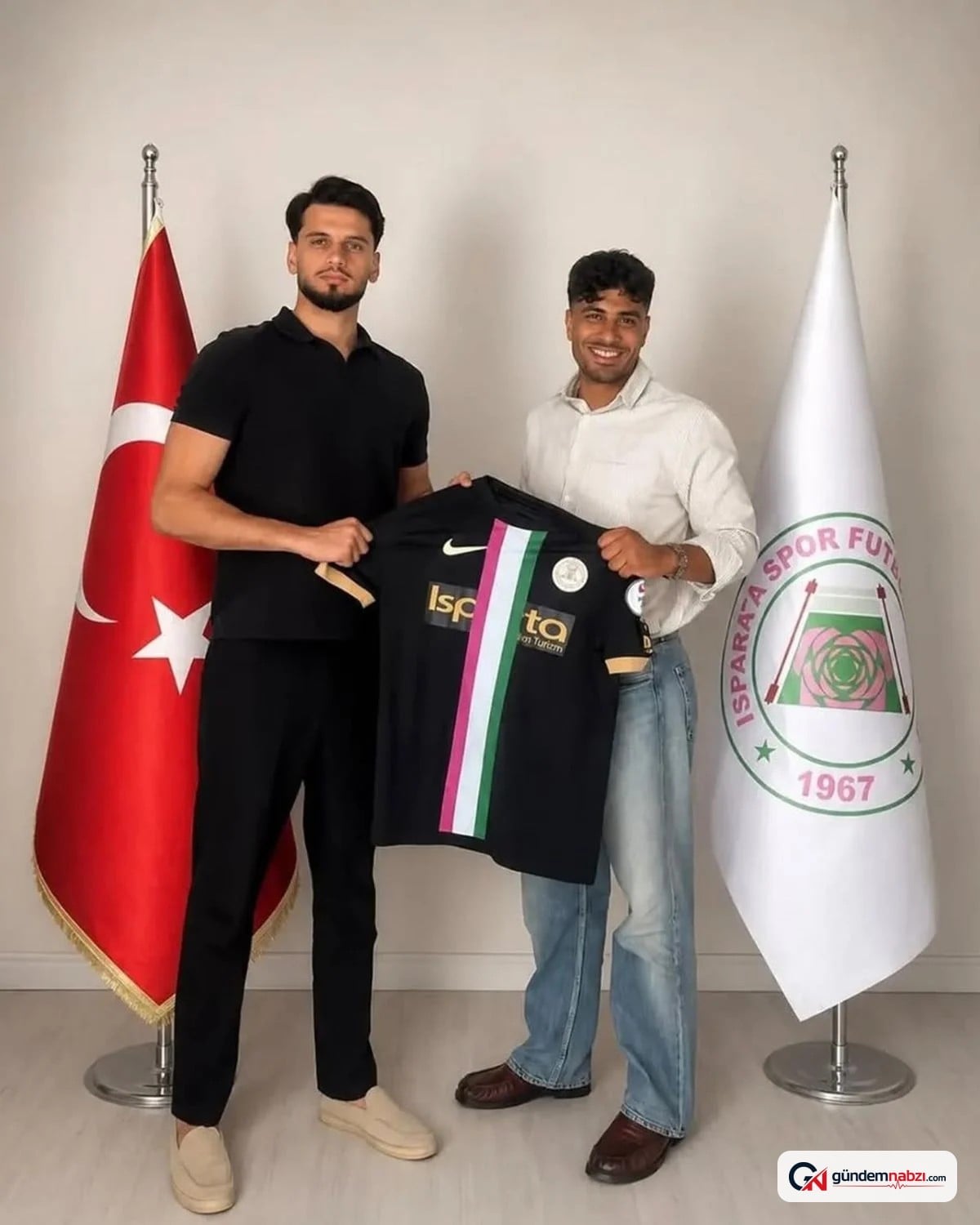 Altınordu'dan ayrılan iki futbolcu yeni kulüpleriyle sözleşme imzaladı