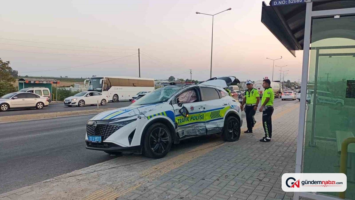 Mersin'de zincirleme kaza: 1'i polis 2 kişi yaralandı
