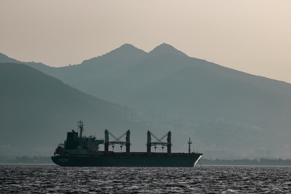 Karadeniz'de vurulan Palau bayraklı gemi Zonguldak'a getirildi