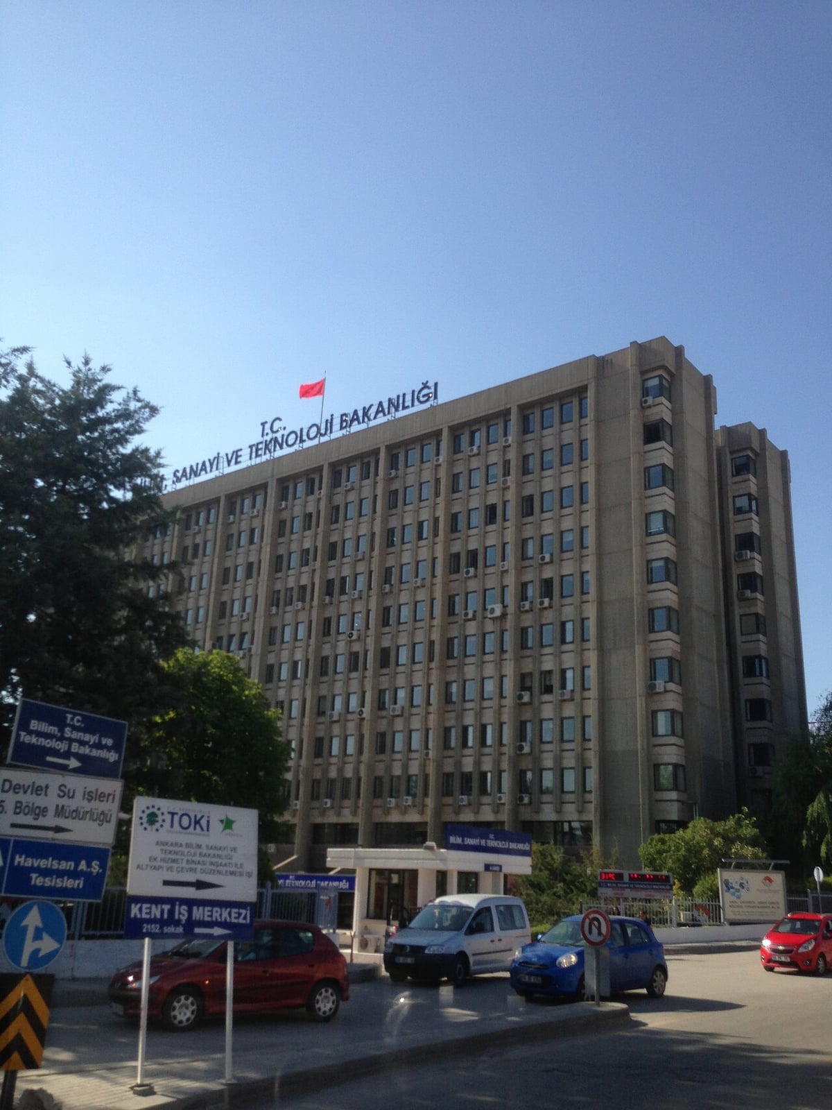 Trabzon'da konuşan Bakan Kacır: 161 projeye 914 milyon lira destek
