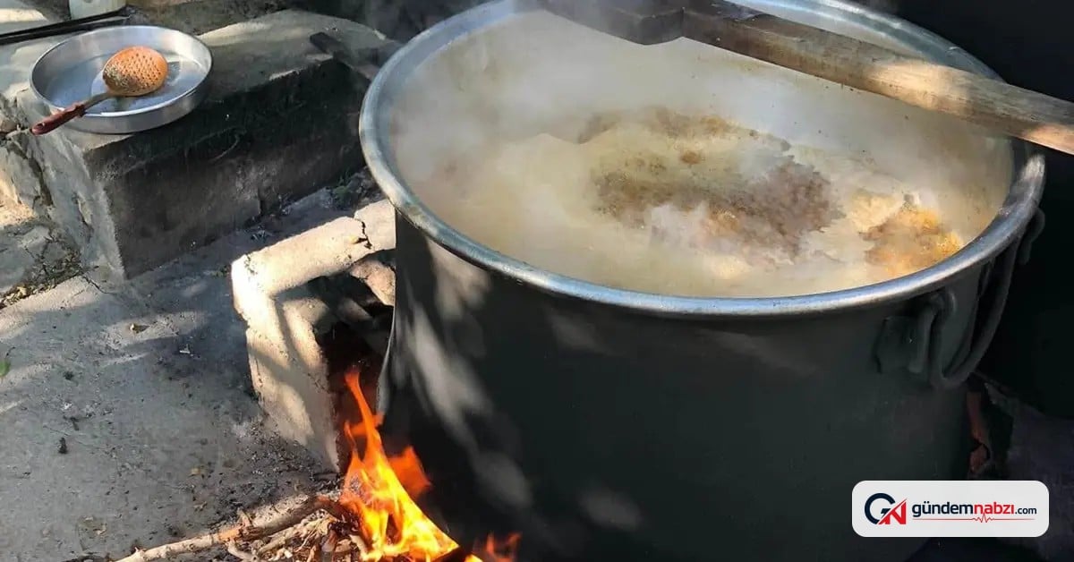85'lik çiftten dut pekmezi mesaisi