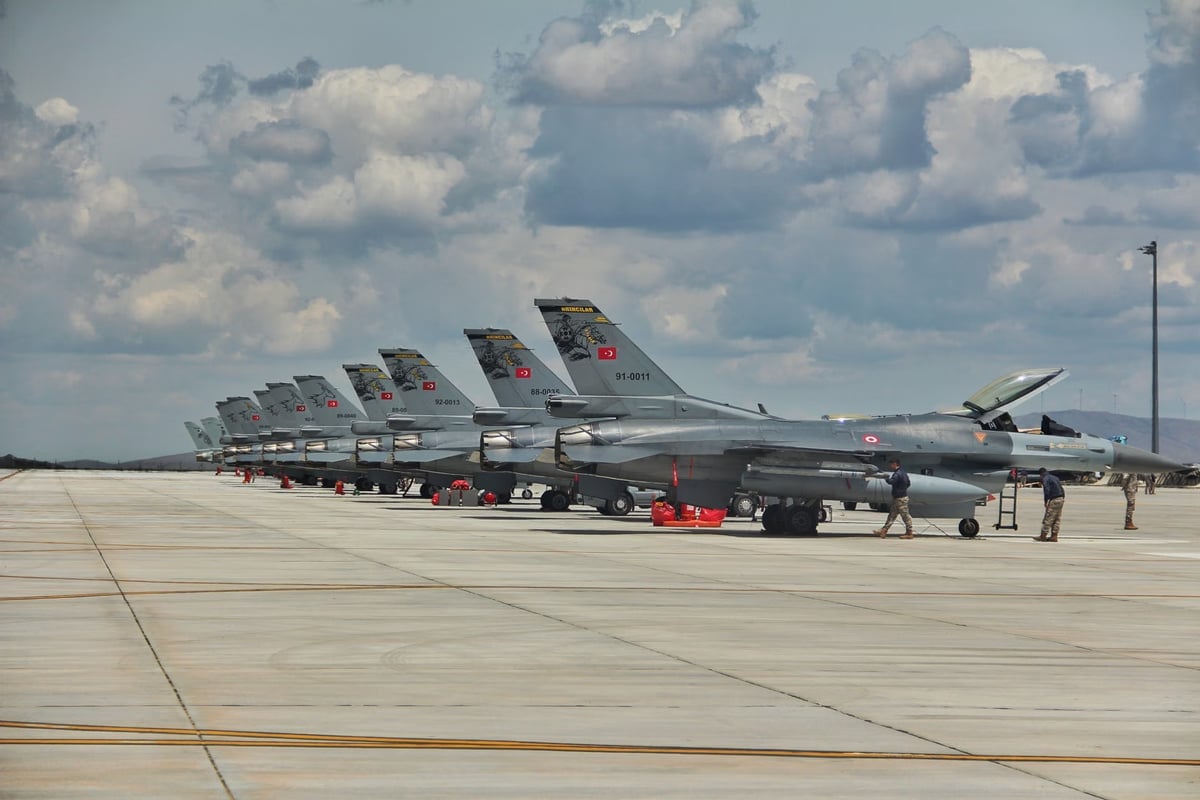 Özgür F-16'lar milli füzelerle güçlendiriliyor