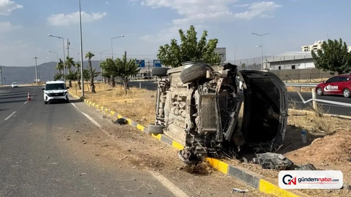 Şırnak Cizre'de trafik kazasında otomobil hurdaya döndü, sürücü yaralandı