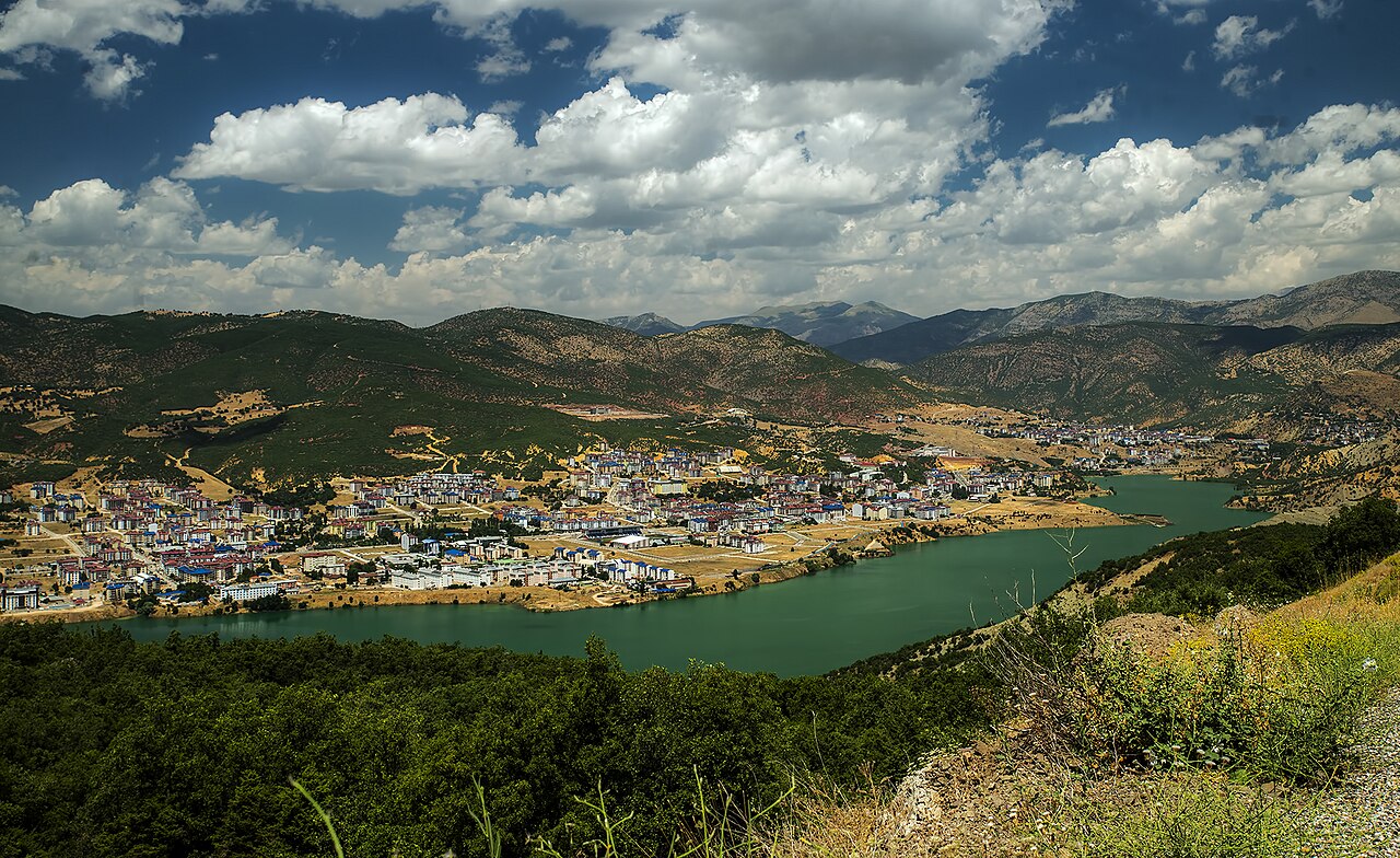 Tunceli'de maden projelerine karşı davullu zurnalı yürüyüş