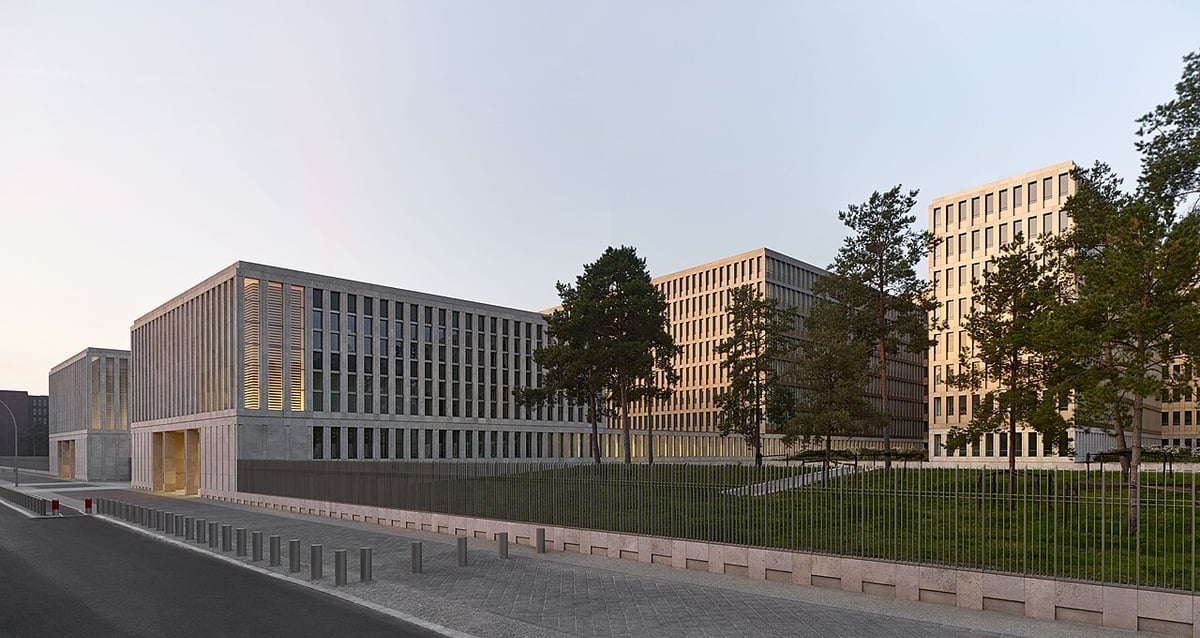 Alman istihbaratı BND, Rusya'ya karşı oyuncuları kadrosuna katacak