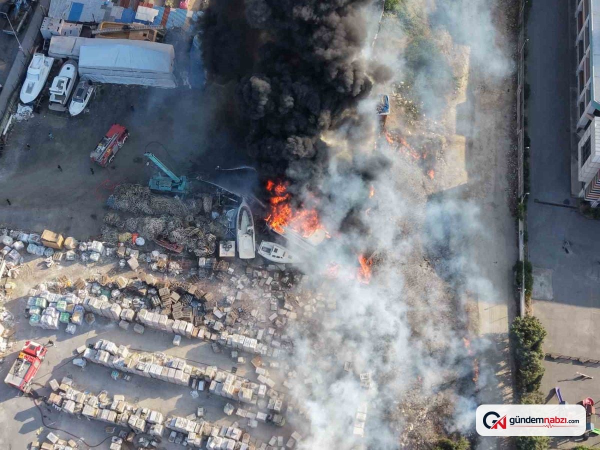 Tuzla'da otluk alanda yangın teknelere sıçradı