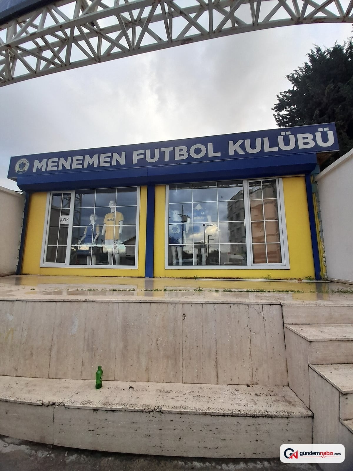 84 yıllık Menemen FK, Ahmet Çoruhlu'ya satıldı