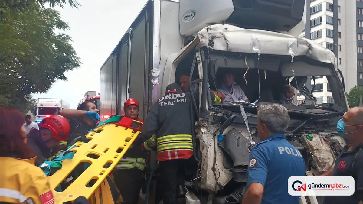 Ordu'da 4 araç zincirleme kaza: Yaralılar hastaneye kaldırıldı
