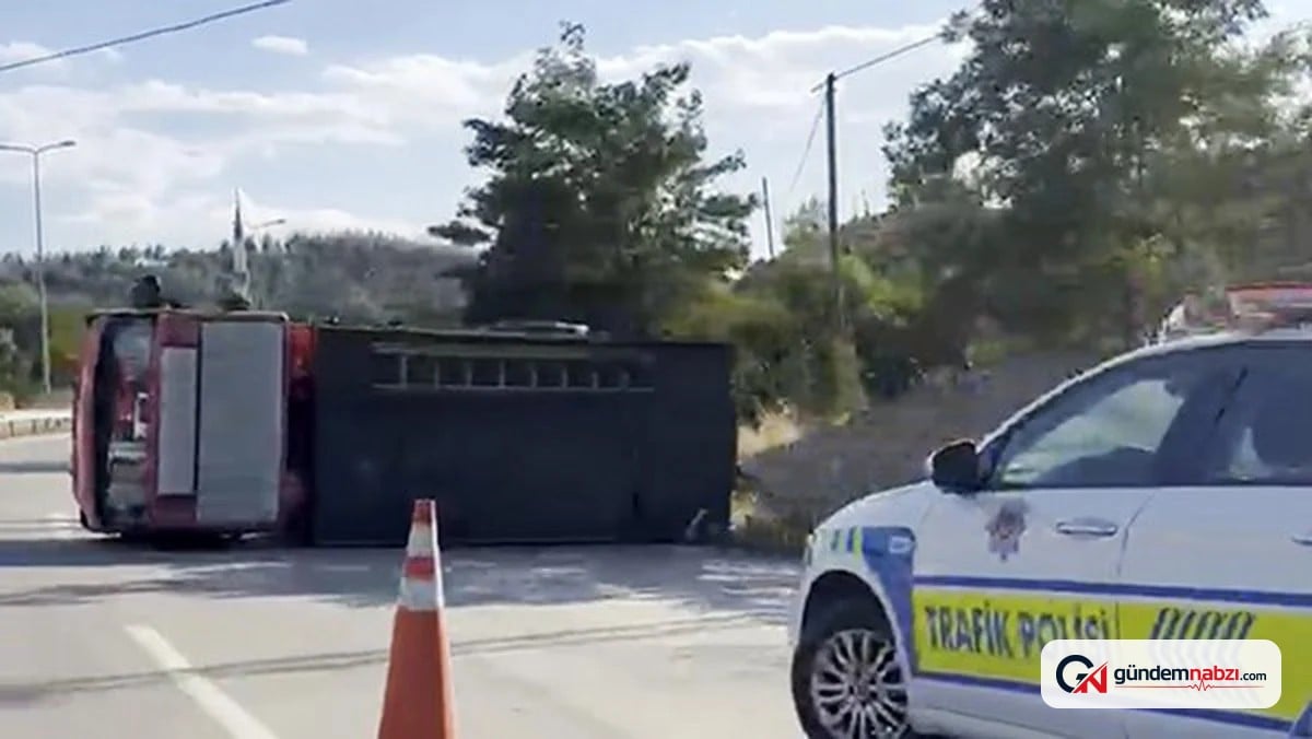 Sinop'ta söndürme aracı bariyere çarpıp devrildi: 1 yaralı