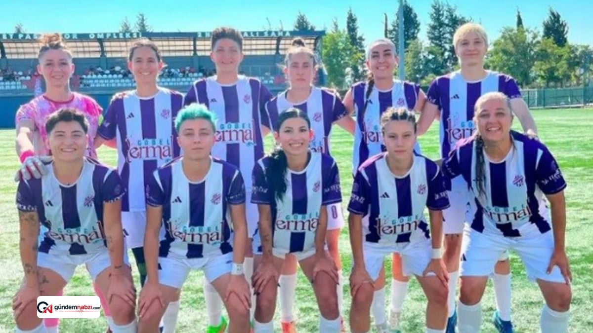 Tavşanlı Akıncılarspor kadın futbol takımı namağlup şampiyon oldu