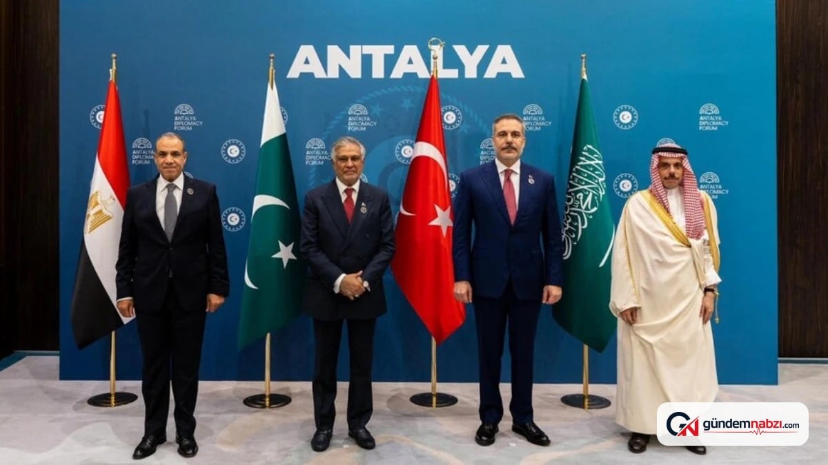 Pakistan, Suudi Arabistan ve Mısır dışişleri bakanları İstanbul'da bir araya gelecek