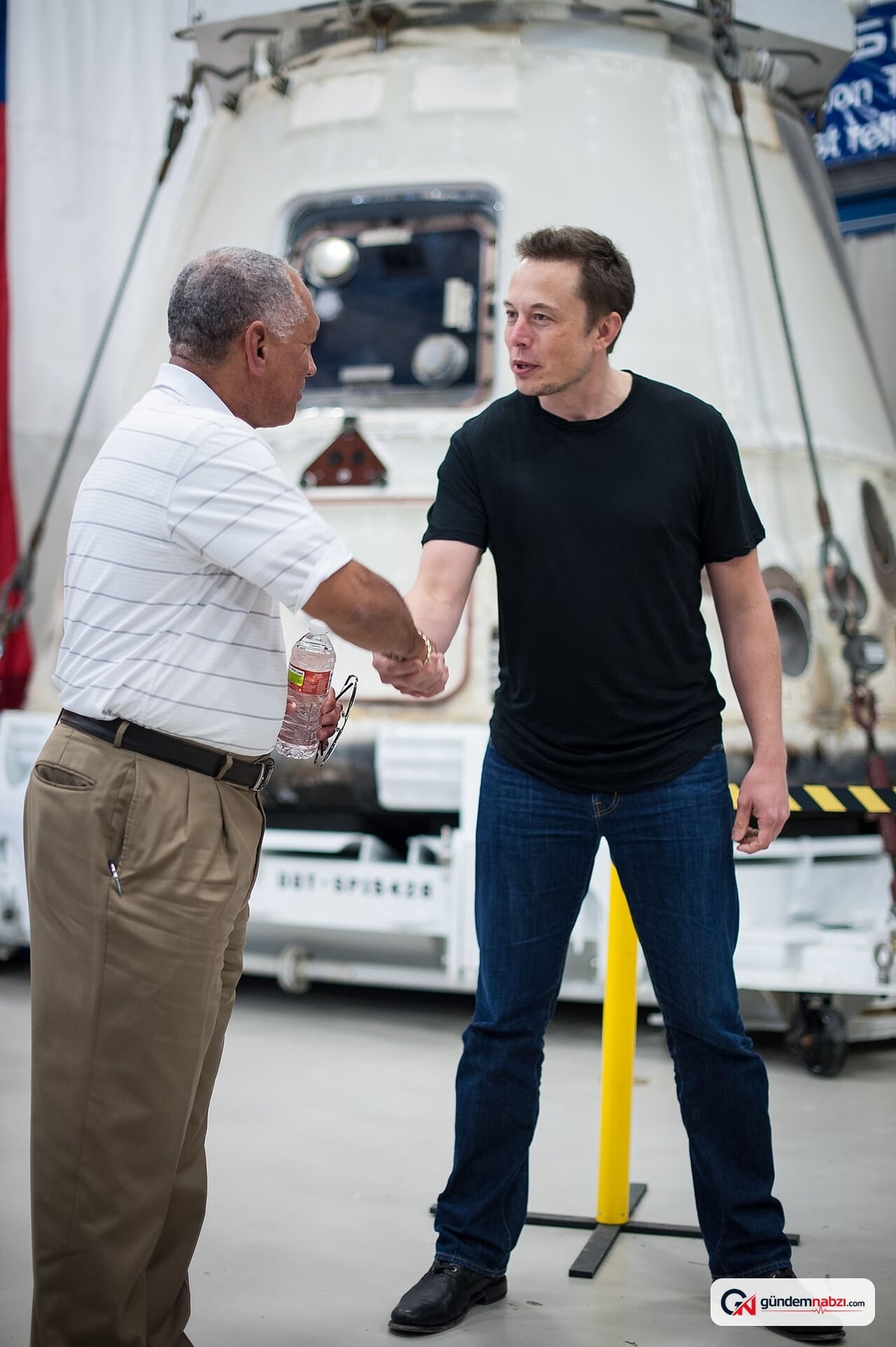 Tesla, Teksas'ta 10,1 milyar dolarlık dev güneş paneli fabrikası kuracak