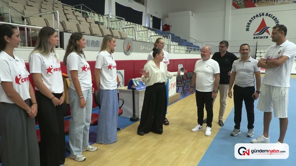 Muratpaşa Belediyesi Kadın Voleybol takımı yeni sezon buluşmasını gerçekleştirdi