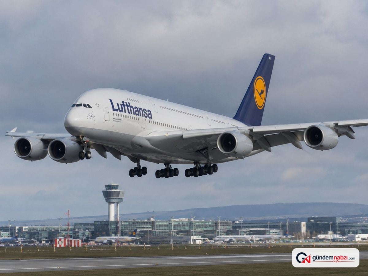 Lufthansa A380 Münih'te piste inişte aydınlatmaya çarptı