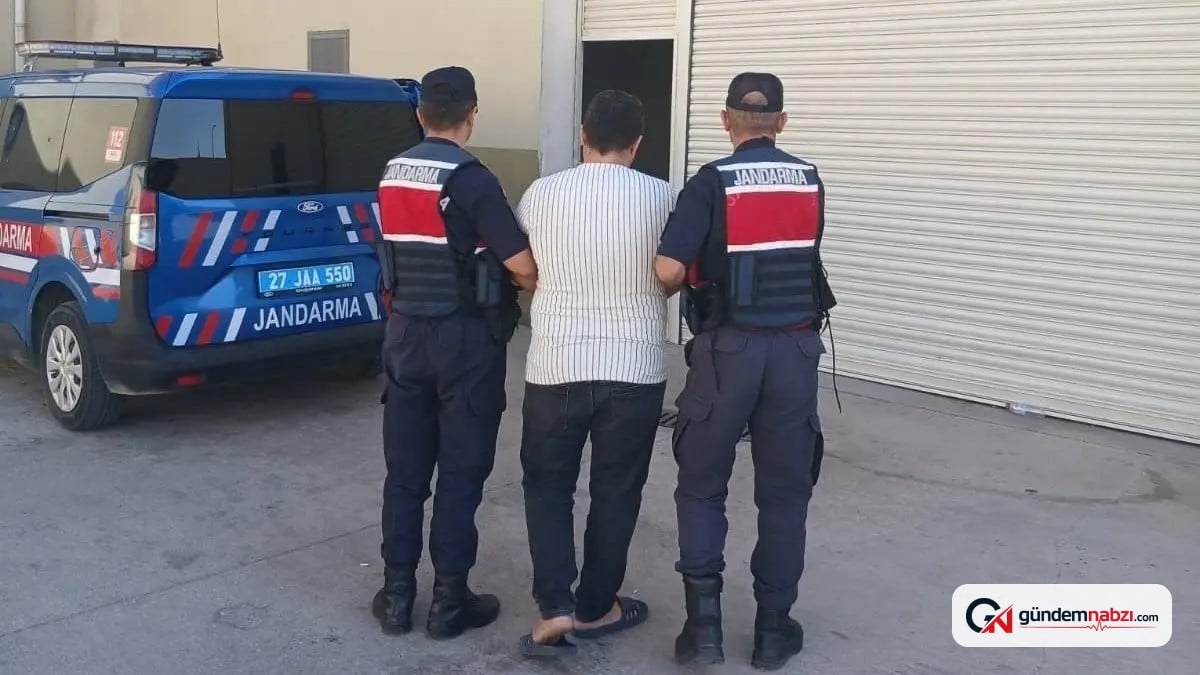 Gaziantep'te 10 yıl cezayla aranan iki firari yakalandı