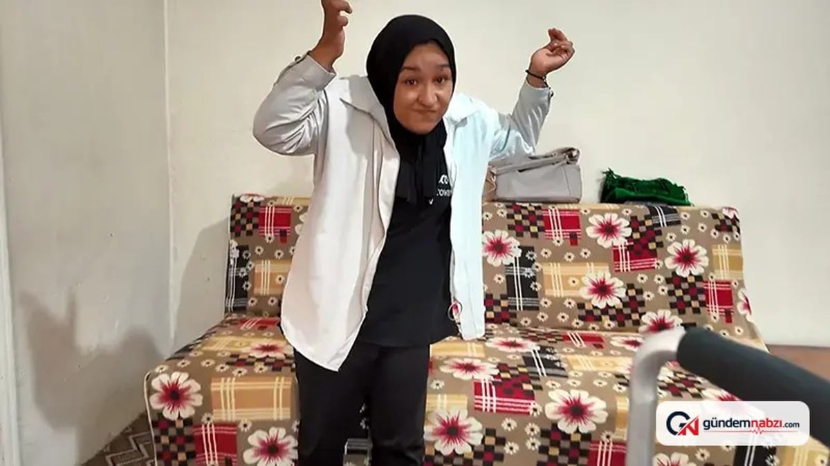 Van'da doğuştan yürüme engelli Esma ilk kez ayağa kalktı