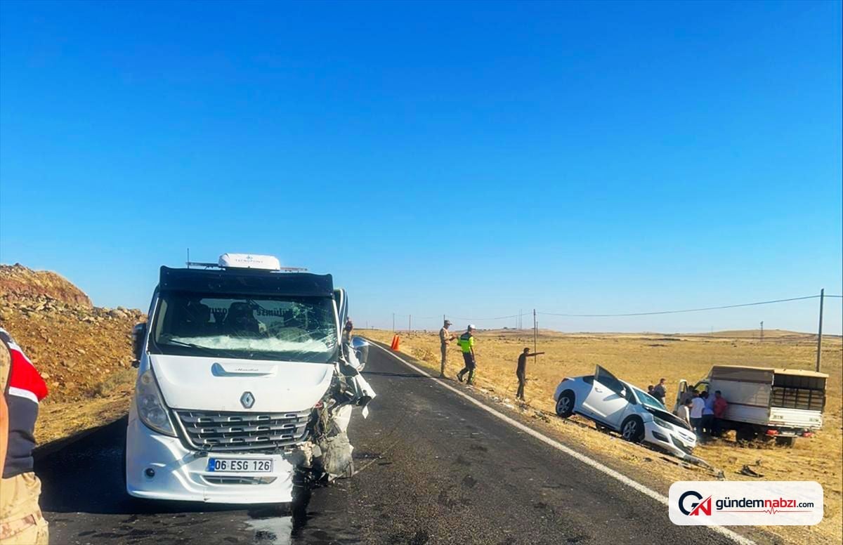 Şanlıurfa Siverek'te otomobil ve çekici çarpıştı: 3 yaralı
