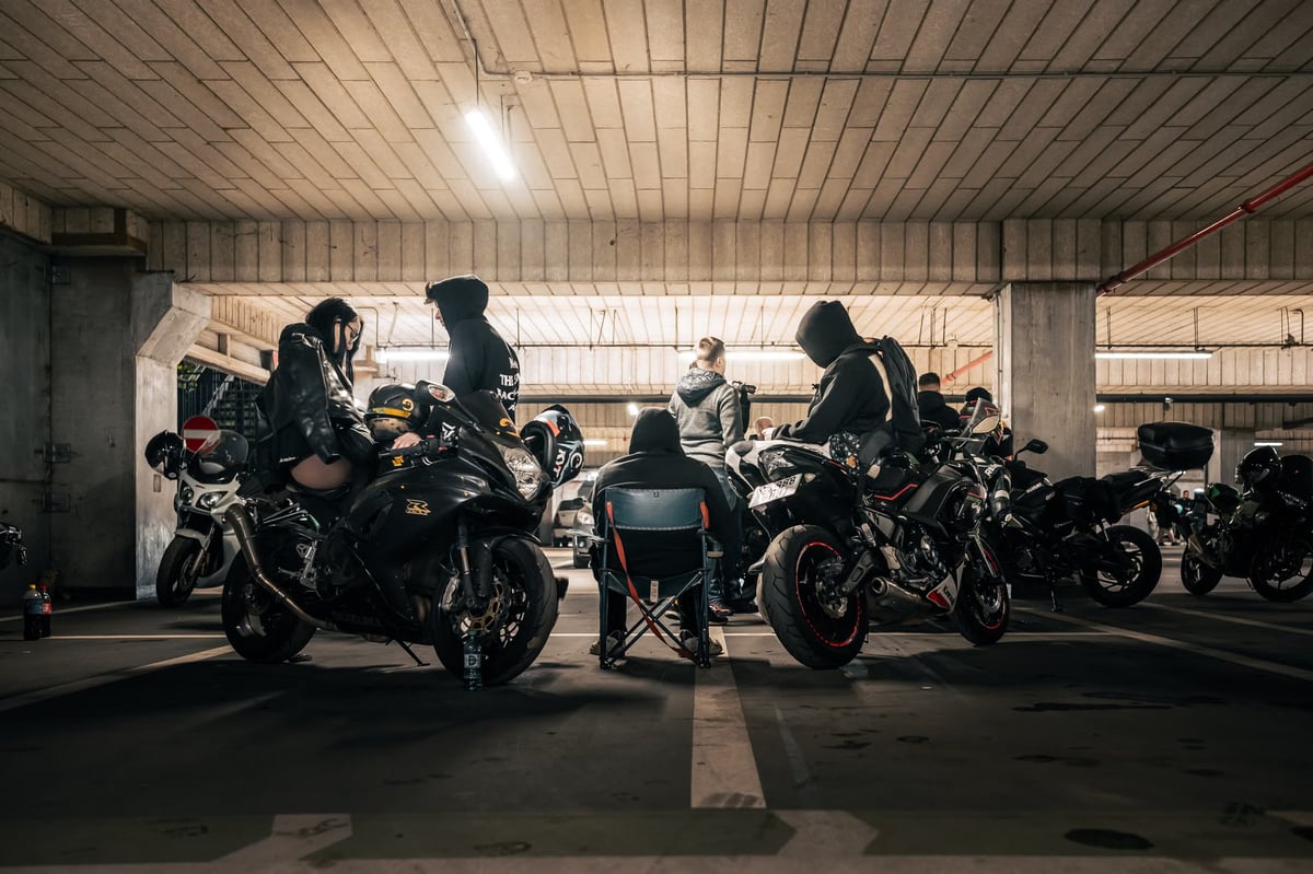 Eskişehir'de motosikletli grup gece yarısı rahatsızlık verdi