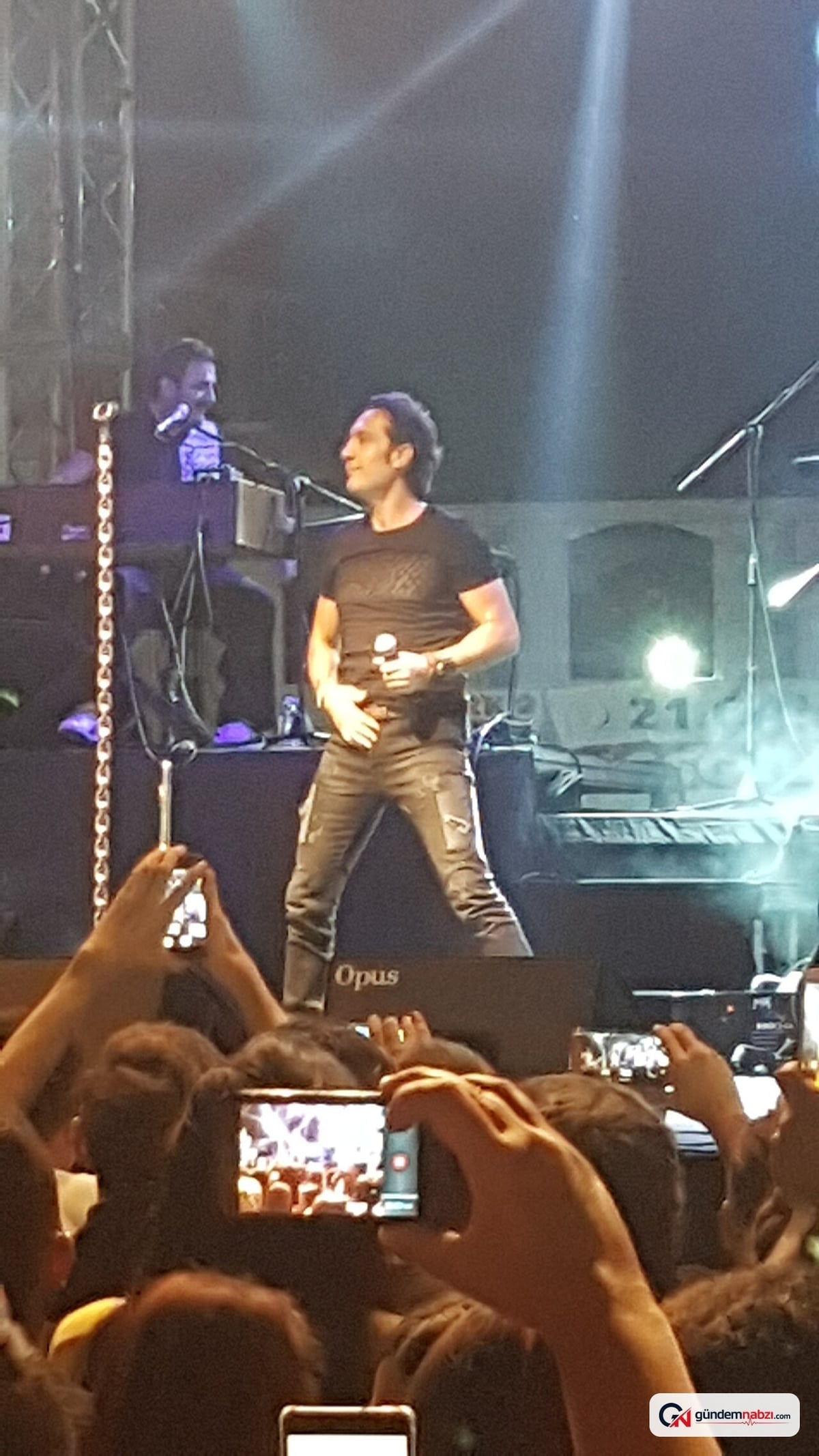 Ordu Kültür Yolu Festivali'nde Kıraç konser verdi