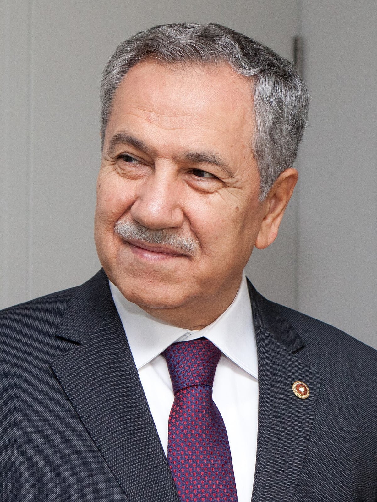 Bülent Arınç'tan AKP'ye eleştiri: İlkeli döneme dönmeliyiz