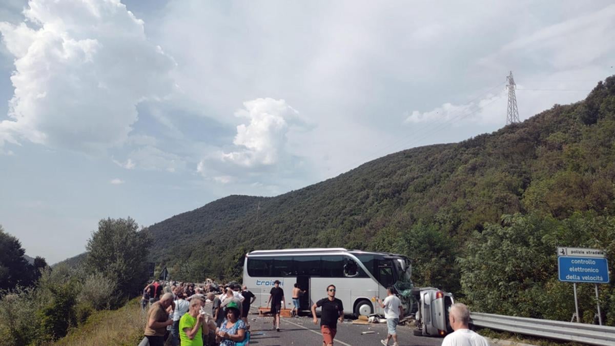 Rieti-Terni yolunda kaza: 5 ölü, 27 yaralı