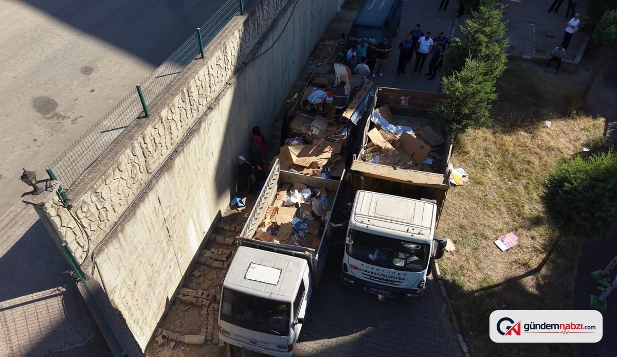 Karabük'te anne ve oğlunun biriktirdiği 4 kamyon çöp temizlendi