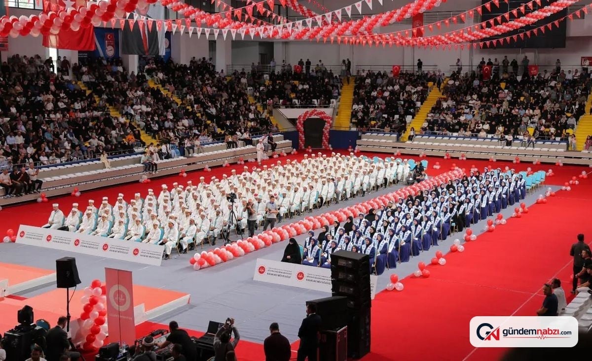 Bayburt'ta 246 hafız için icazet merasimi düzenlendi