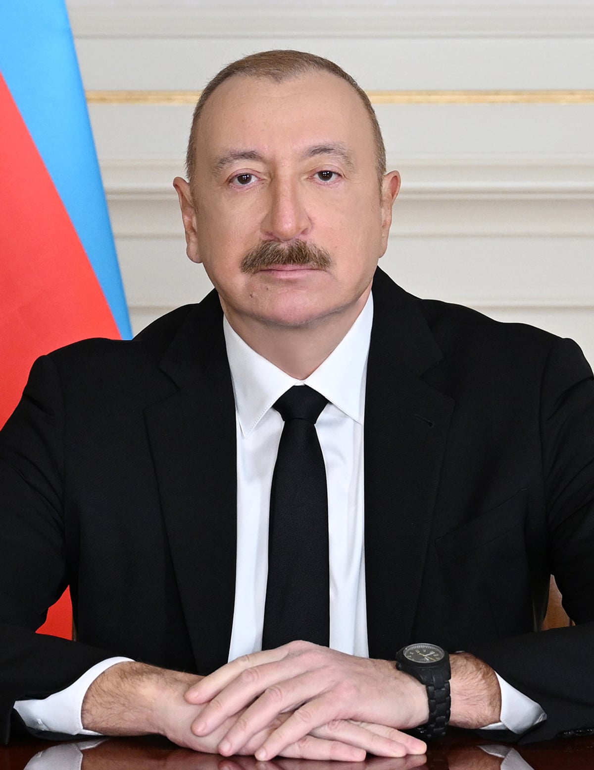 Aliyev ve Paşinyan telefonda görüştü