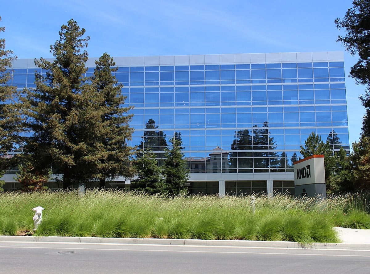 AMD'nin veri merkezi geliri yüzde 107 arttı, oyun satışları düştü